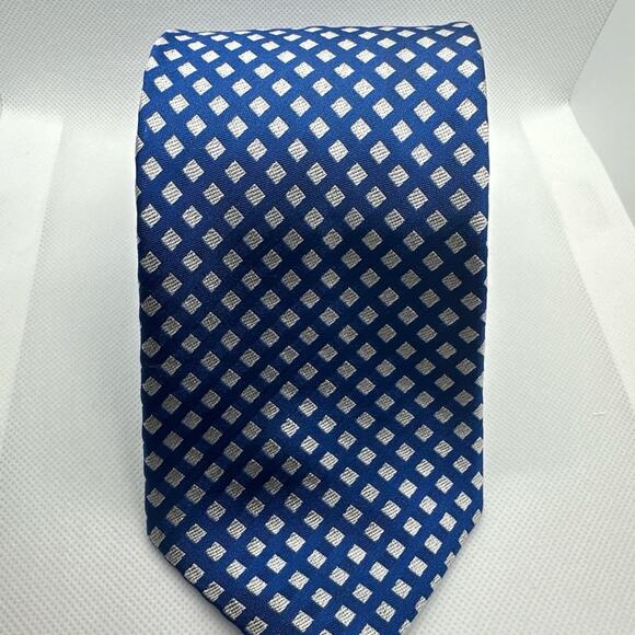 Blue and White Patterned Men's Tie - Picture 1 of 6